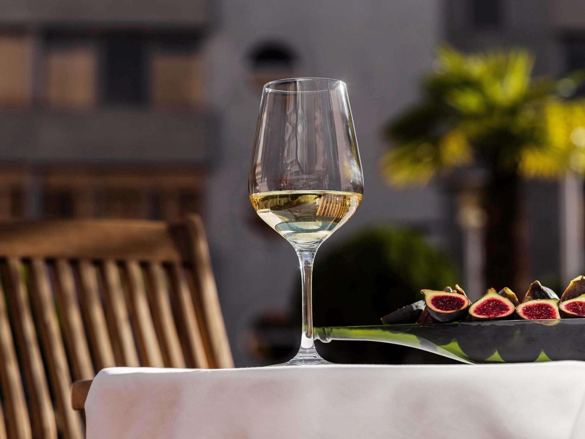 Pullman Airport & Feria 4*